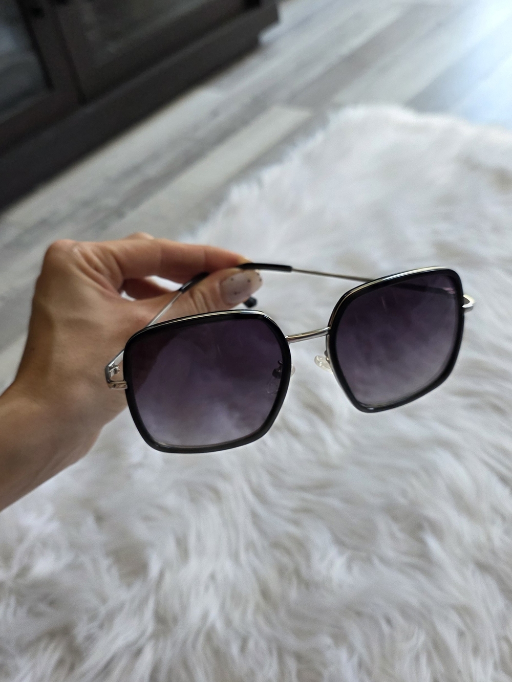 Harley Davidson Women's Black Frame Sunglasses with Gradient Purple Lenses